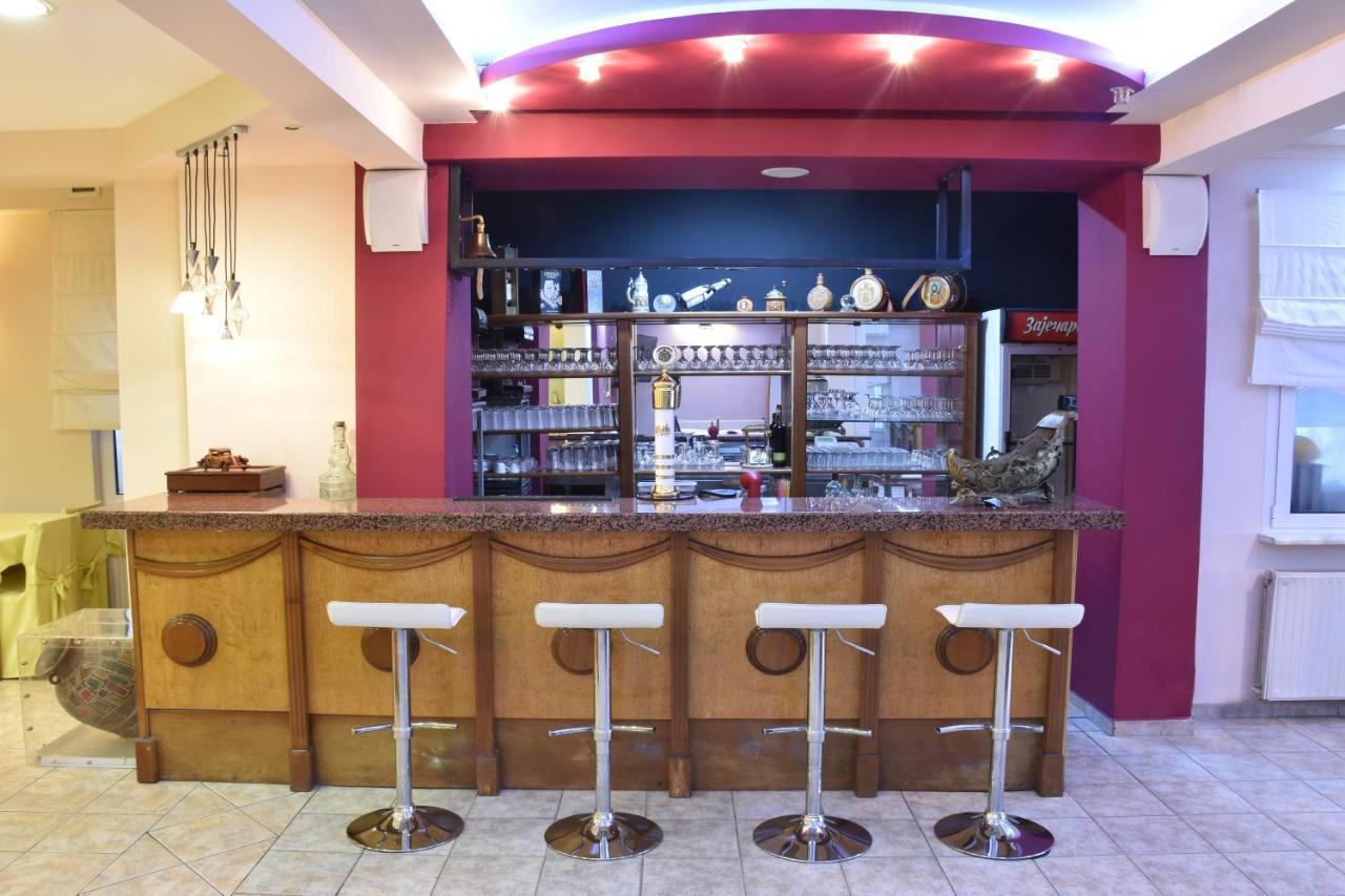 Paralía Hotel Erato מראה חיצוני תמונה