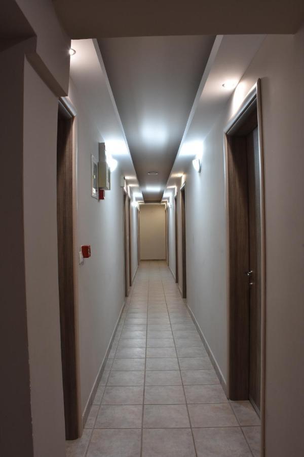 Paralía Hotel Erato מראה חיצוני תמונה