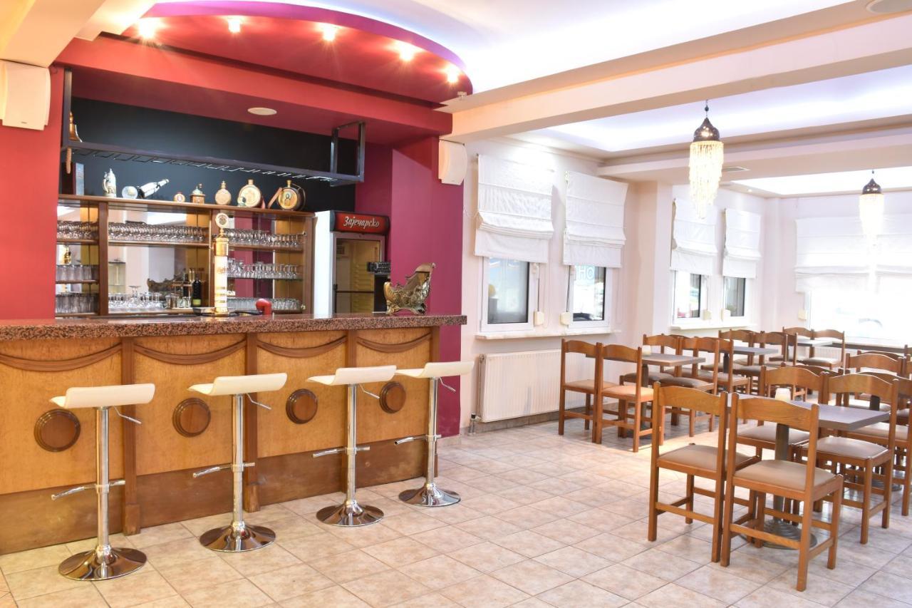 Paralía Hotel Erato מראה חיצוני תמונה